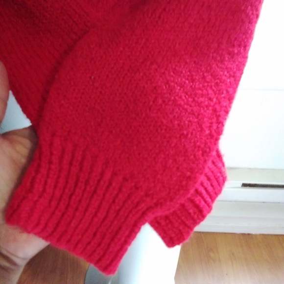 Fair Set Petite Women’s Red Sweater - Picture 4 of 7